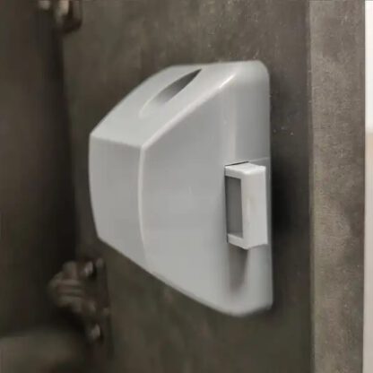 Høykvalitets trykknapp med soft-close og håndtaksfunksjon, laget av zamak, overflate: rustfritt stålutseende, finish: firkantet, 14.03.067-0. Solid trykknapp for campingvogn, yacht, privatfly og mye mer, av SISO Denmark - Bilde 3