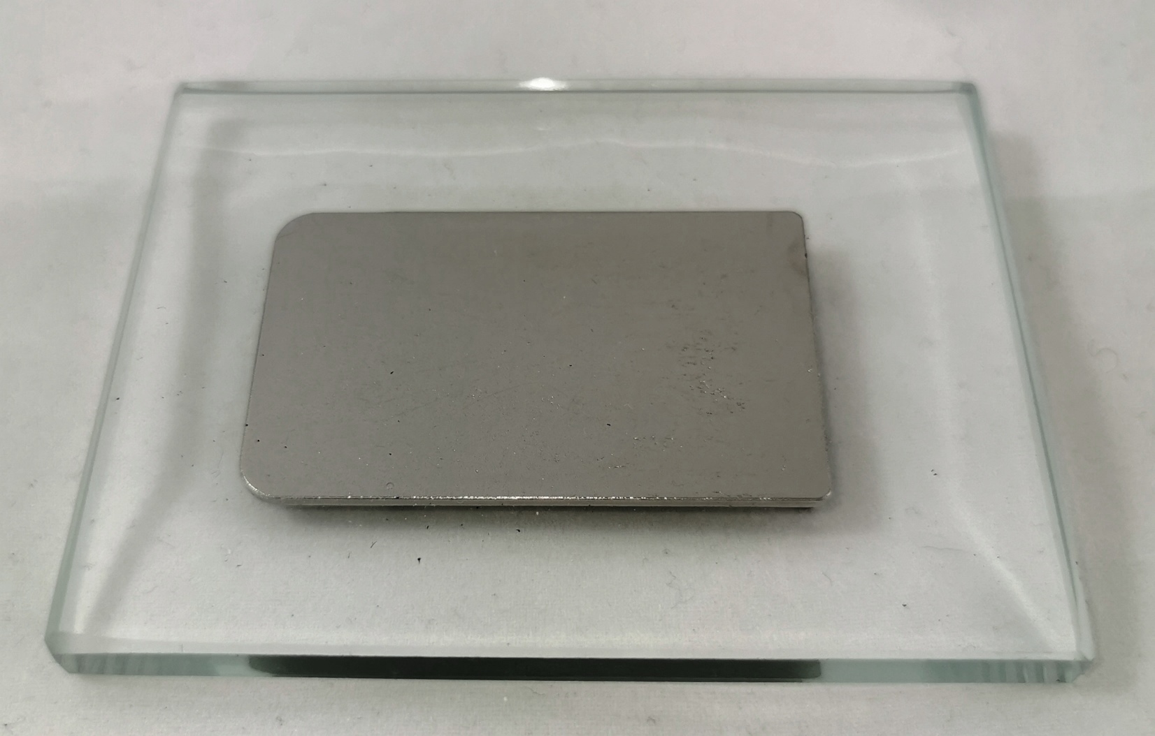 Komplett sett med speilhengsel Tiomos Mirro, inkludert myklukket demper, monteringsplater og lokkhette, overflate: nikkelbelagt, F029140325. Glasshengsel for glassdør, speildør og mye mer, produsent: GRASS - Bilde 2