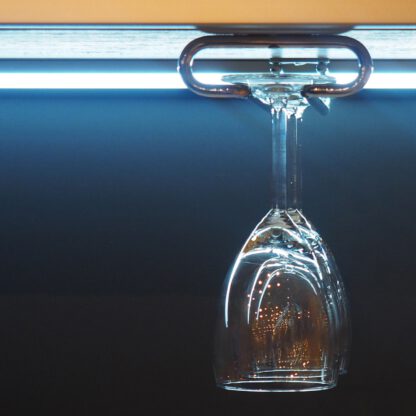 Vinglassholder av høy kvalitet, laget av stål, overflate: forkrommet, 410 mm (16-9/64"), 8930111. Praktisk glasshenger for vinglass, champagneglass, cocktailglass, konjakkglass, beger og mye mer, fra EMUCA - Bilde 6